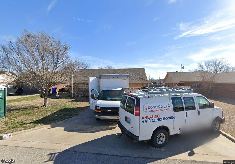 625 NW Granite Ave, Cache, OK 73527 - photo 1