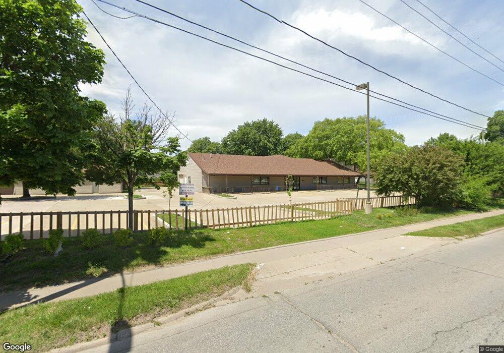 720 E 30th St, Des Moines, IA 50317 - photo 1