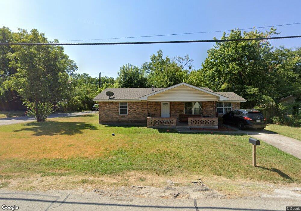306 E 15th St, Bonham, TX 75418 - photo 1