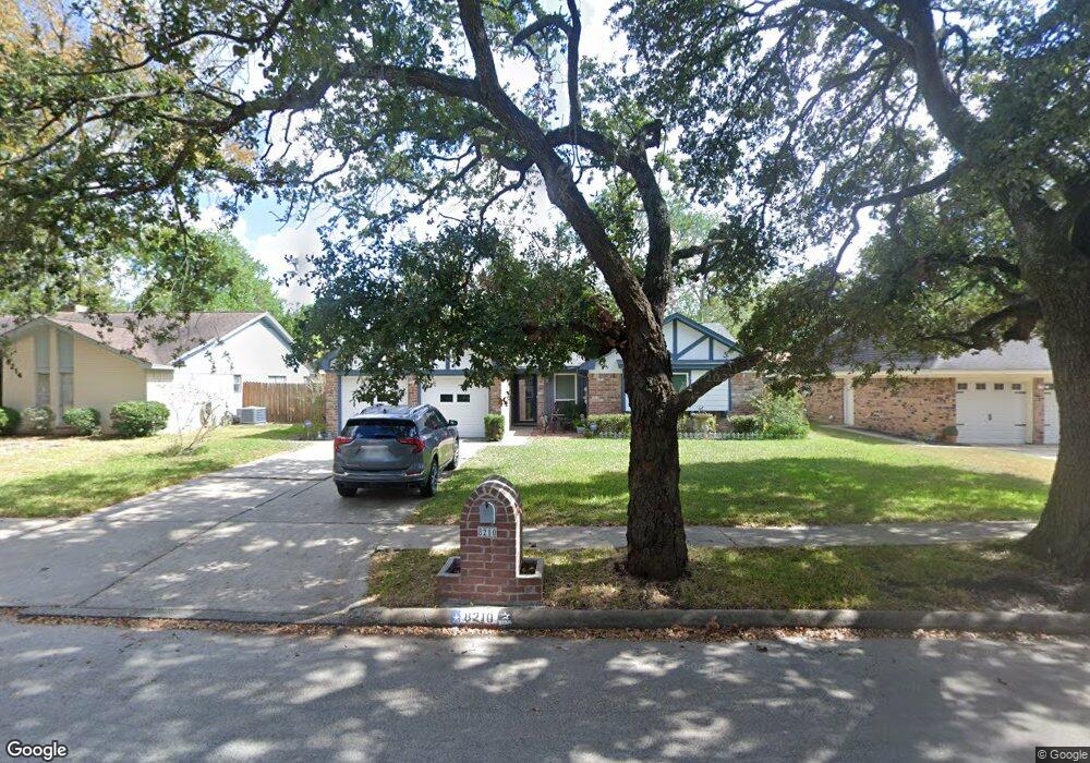 8210 Bayou Forest Dr, Houston, TX 77088 - photo 1