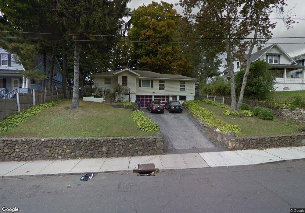 571 Cooke St, Waterbury, CT 06710 - photo 1