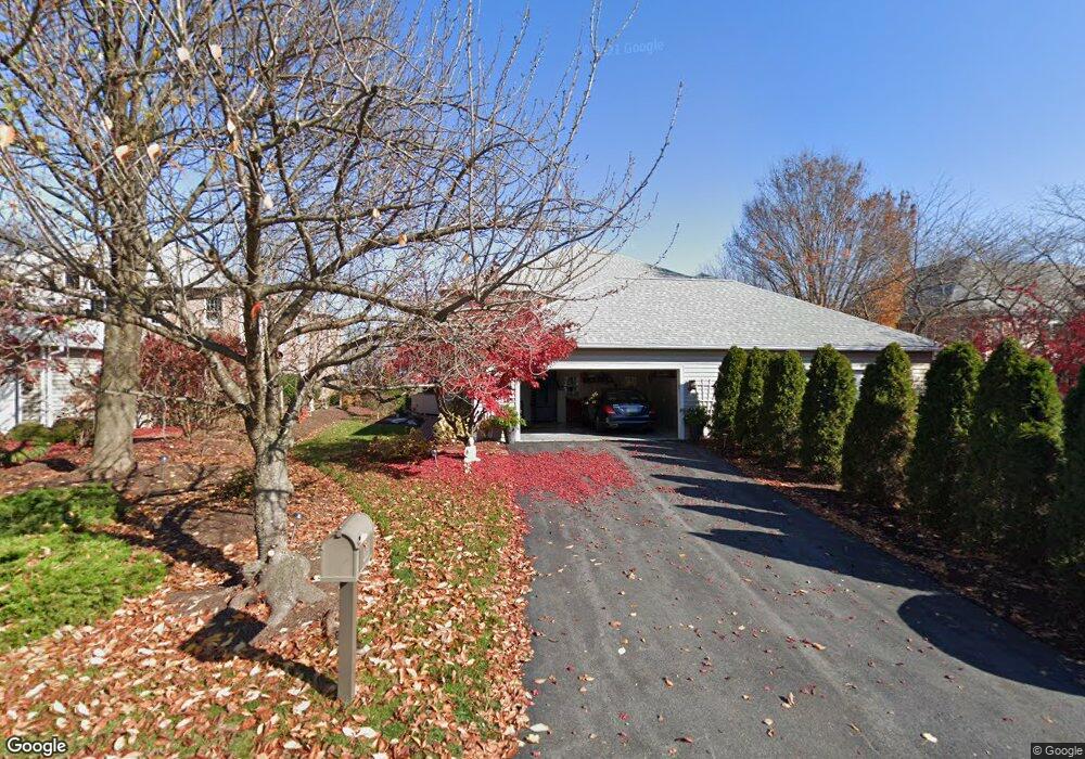 551 Bridgeview Dr, Lemoyne, PA 17043 - photo 1