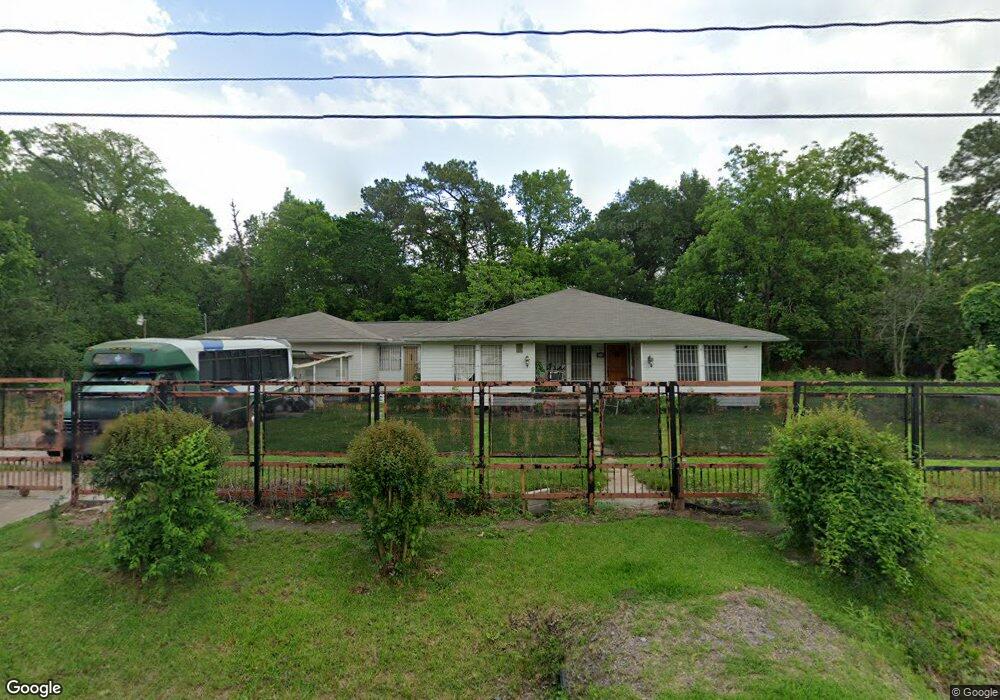 9202 Sherbourne St, Houston, TX 77016 - photo 1
