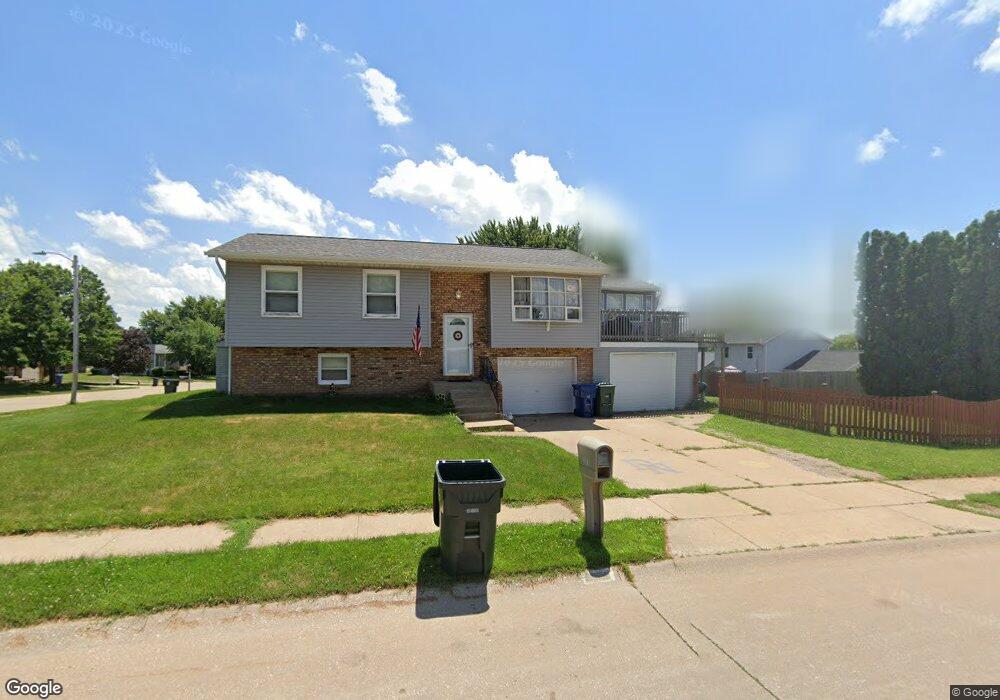 2603 W 61st St, Davenport, IA 52806 - photo 1
