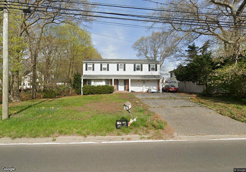 218 Indian Head Rd, ComMacK, NY 11725 - photo 1