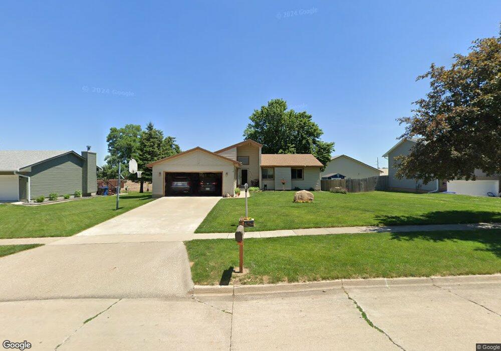 3825 SE 26th St, Des Moines, IA 50320 - photo 1
