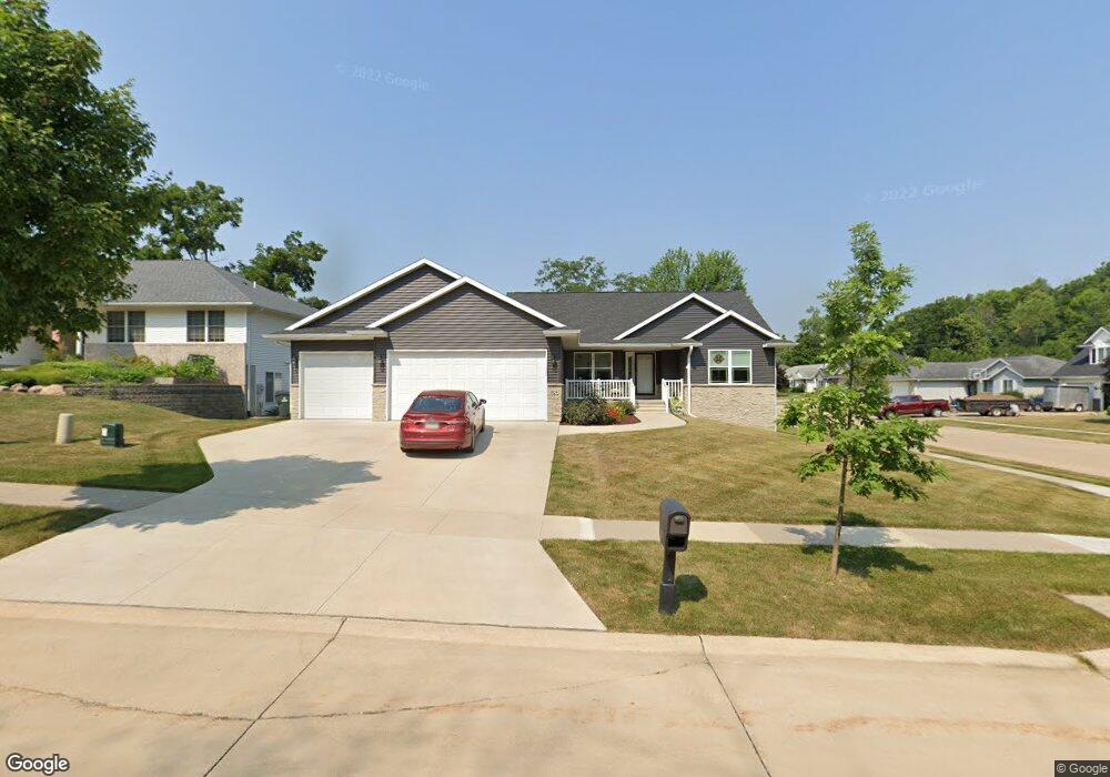 1820 Aaron Dr NW, Cedar Rapids, IA 52405 - photo 1