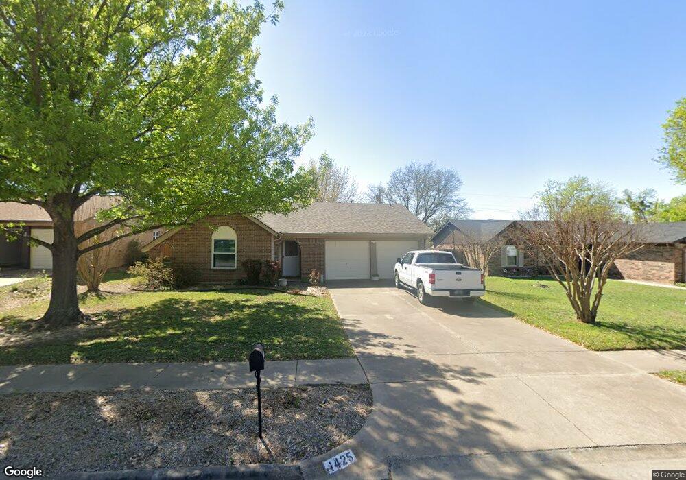 1425 Mimosa St, Cleburne, TX 76033 - photo 1