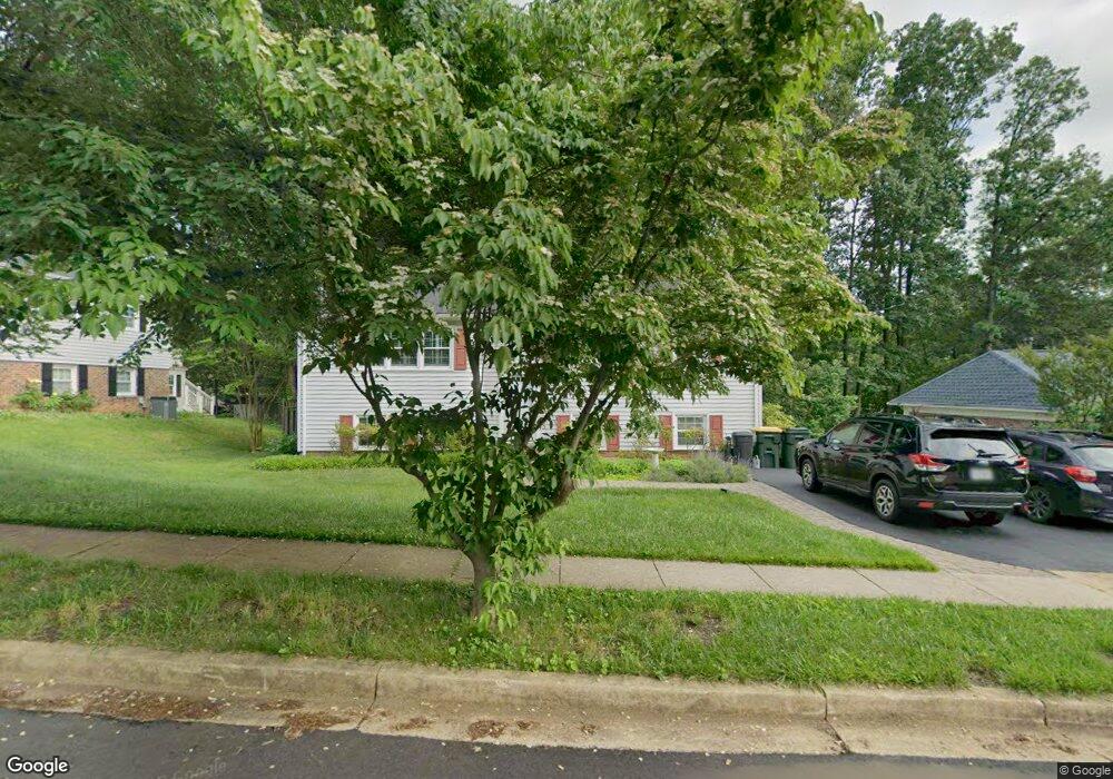 9423 Winterberry Ln, Fairfax, VA 22032 - photo 1