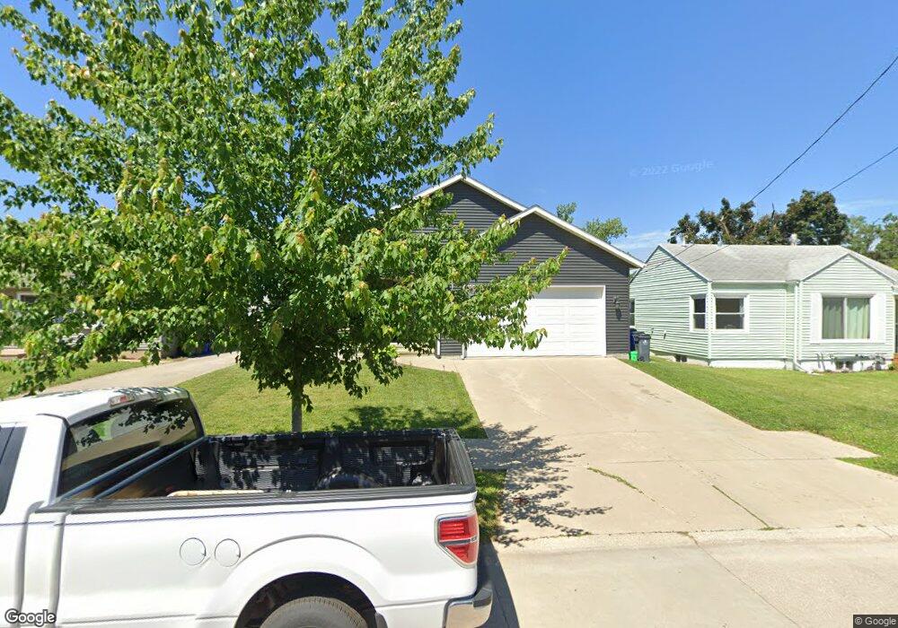 1518 8th St NW, Cedar Rapids, IA 52405 - photo 1