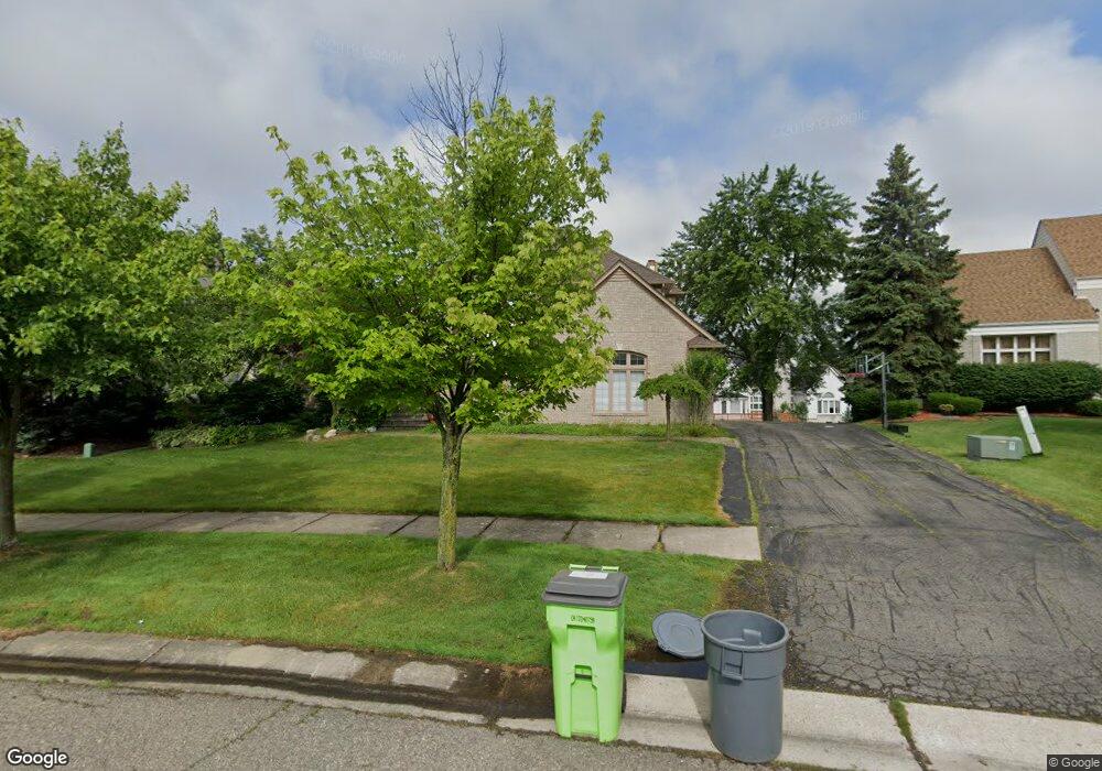 6618 Kings Ct, West Bloomfield, MI 48322 - photo 1