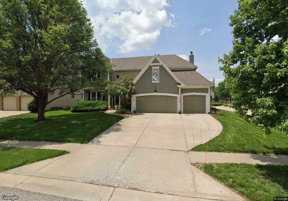 9828 Walker St, Lenexa, KS 66220 - photo 1