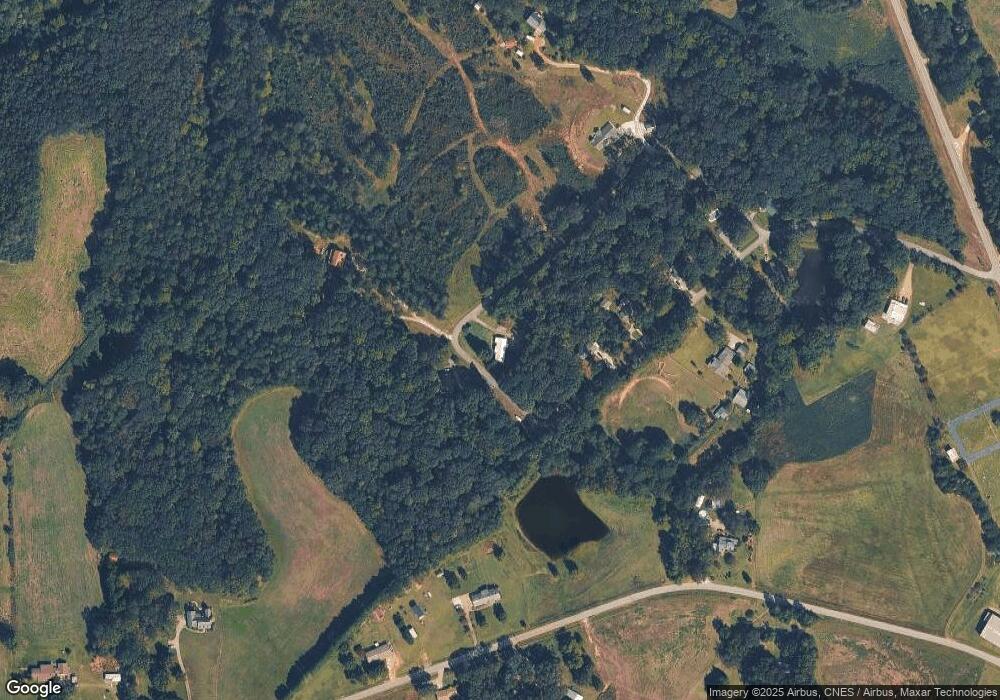 420 Cedar Creek Cir, Hartwell, GA 30643 - photo 1