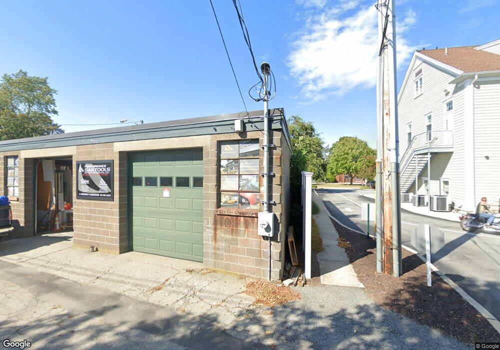 39 1/2 Memorial Blvd, Newport, RI 02840 - photo 1