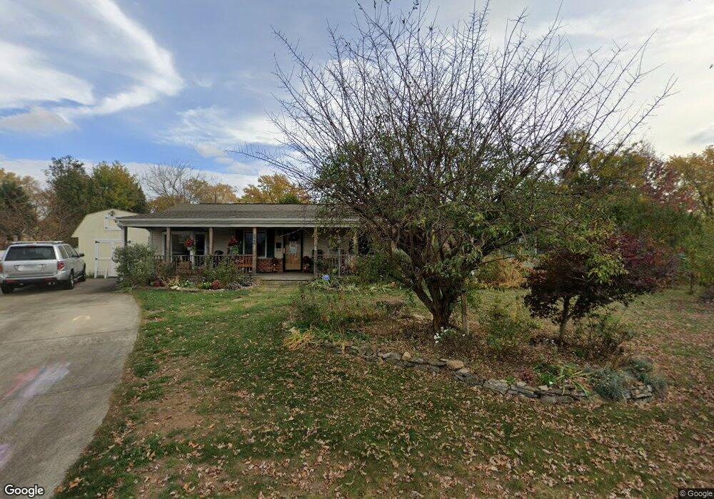 104 N Sequoia Ct, Sterling, VA 20164 - photo 1