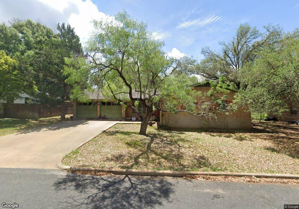 609 Kristofer St, Fredericksburg, TX 78624 - photo 1