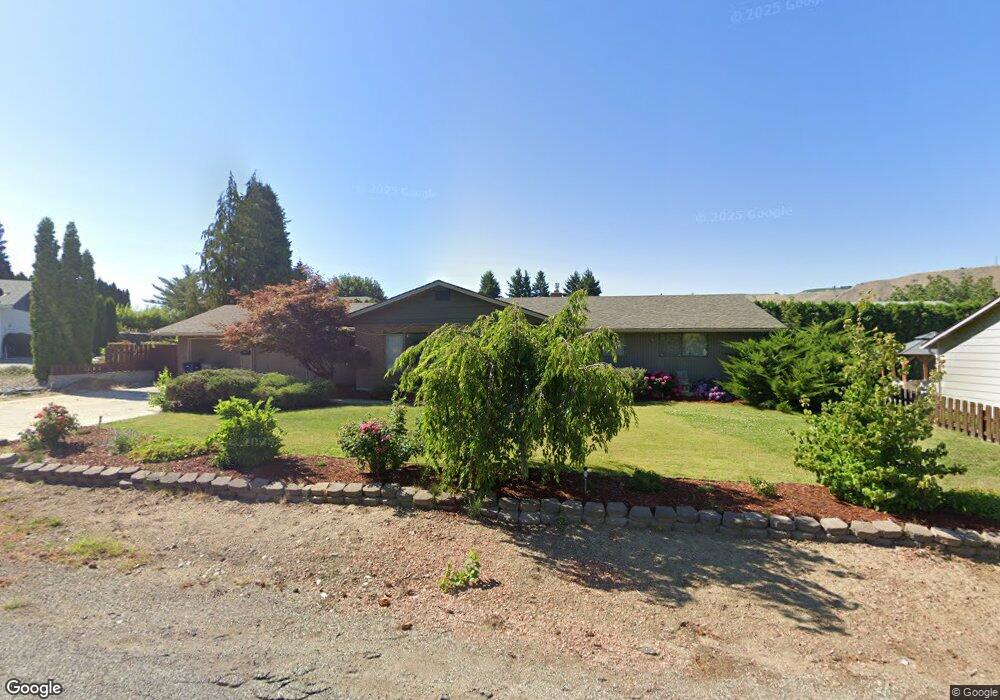 1572 Darald Place, East Wenatchee, WA 98802 - photo 1