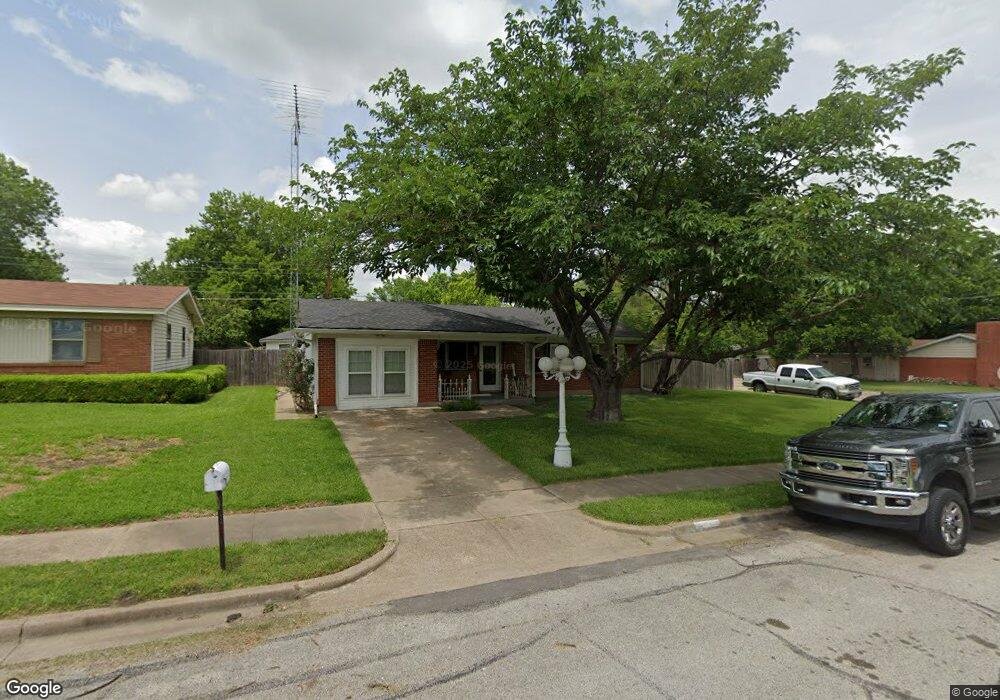 3401 Cloverleaf Dr, Waco, TX 76706 - photo 1