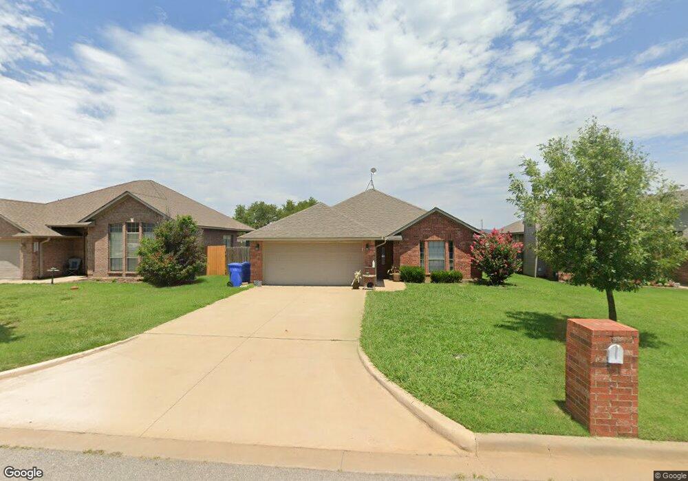 207 NW Cherry Ave, Cache, OK 73527 - photo 1