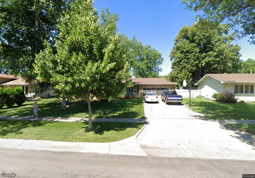 2938 Edgewood Dr N, Fargo, ND 58102 - photo 1