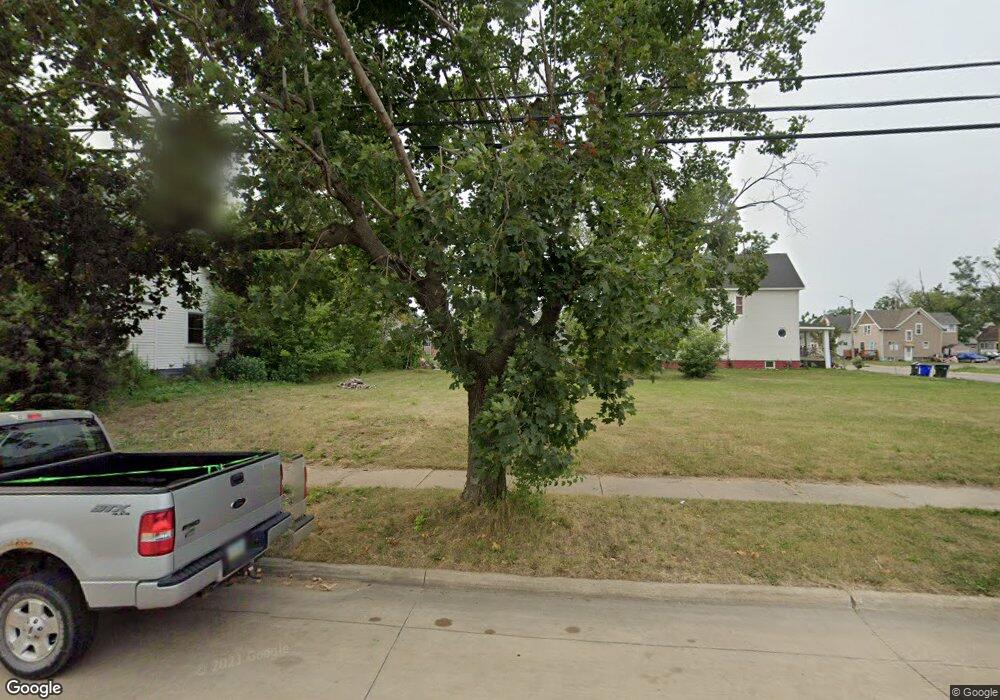 623 I Ave NW, Cedar Rapids, IA 52405 - photo 1