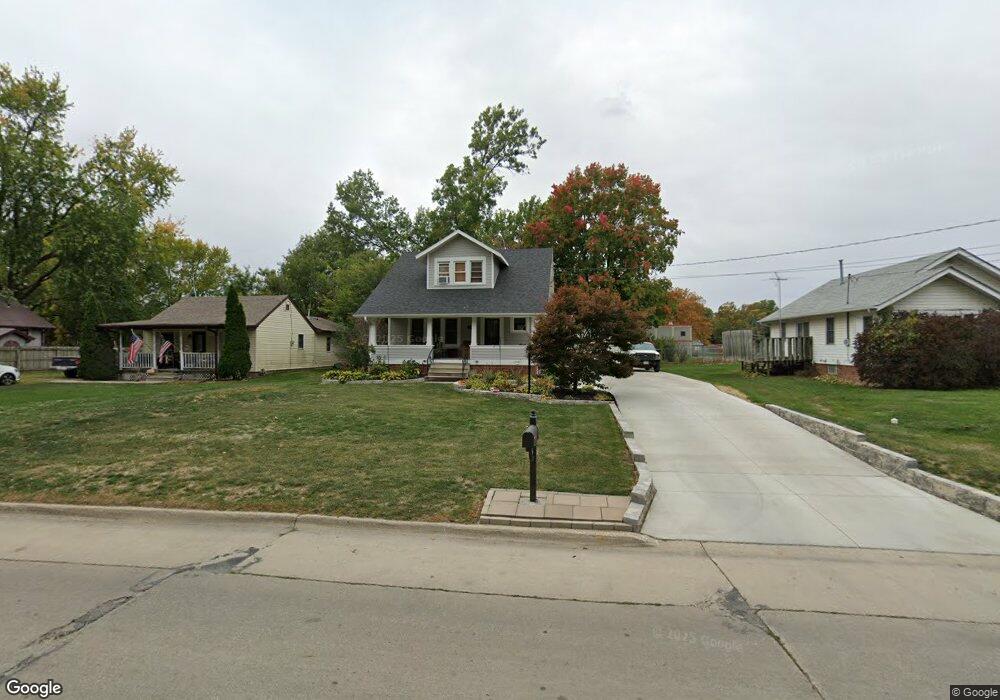 1307 W 4th St S, Newton, IA 50208 - photo 1