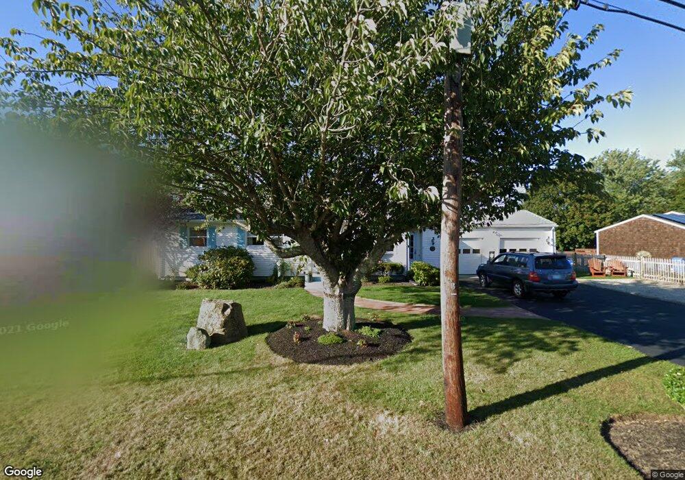 21 Squantum Dr, Middletown, RI 02842 - photo 1