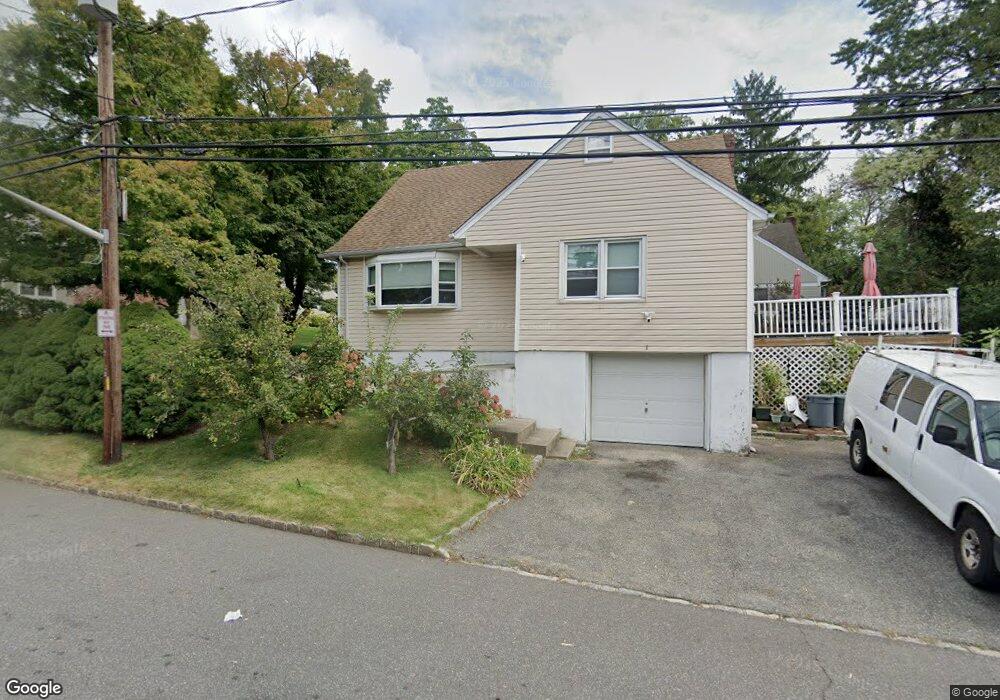 1 Summer Ave, Great Neck, NY 11020 - photo 1
