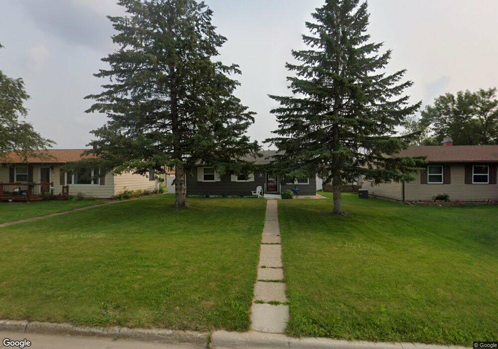 913 15th St SW, Jamestown, ND 58401 - photo 1