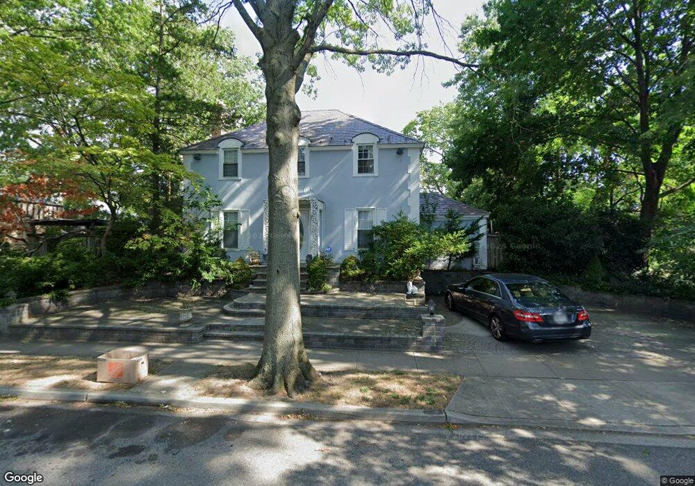 4 Woodland Rd, Valley Stream, NY 11581 - photo 1