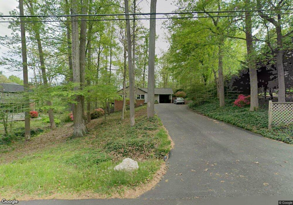 6705 Valley Brook Dr, Falls Church, VA 22042 - photo 1