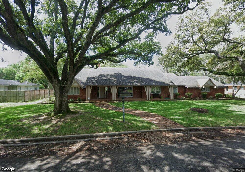 2310 Oak Dr, Bay City, TX 77414 - photo 1