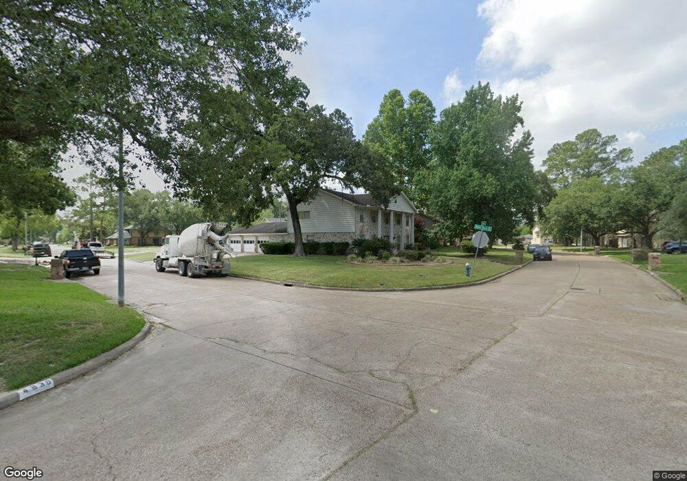 5618 Deepcreek Ln, Houston, TX 77091 - photo 1