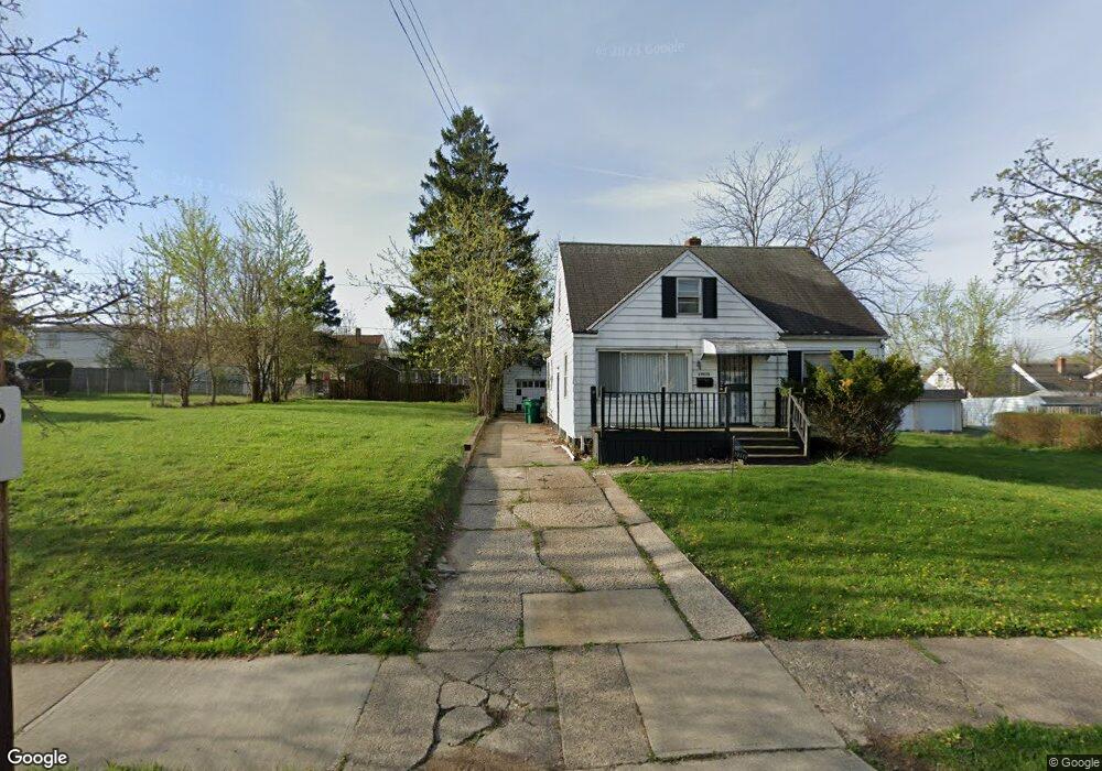 19600 Raymond St, Maple Heights, OH 44137 - photo 1