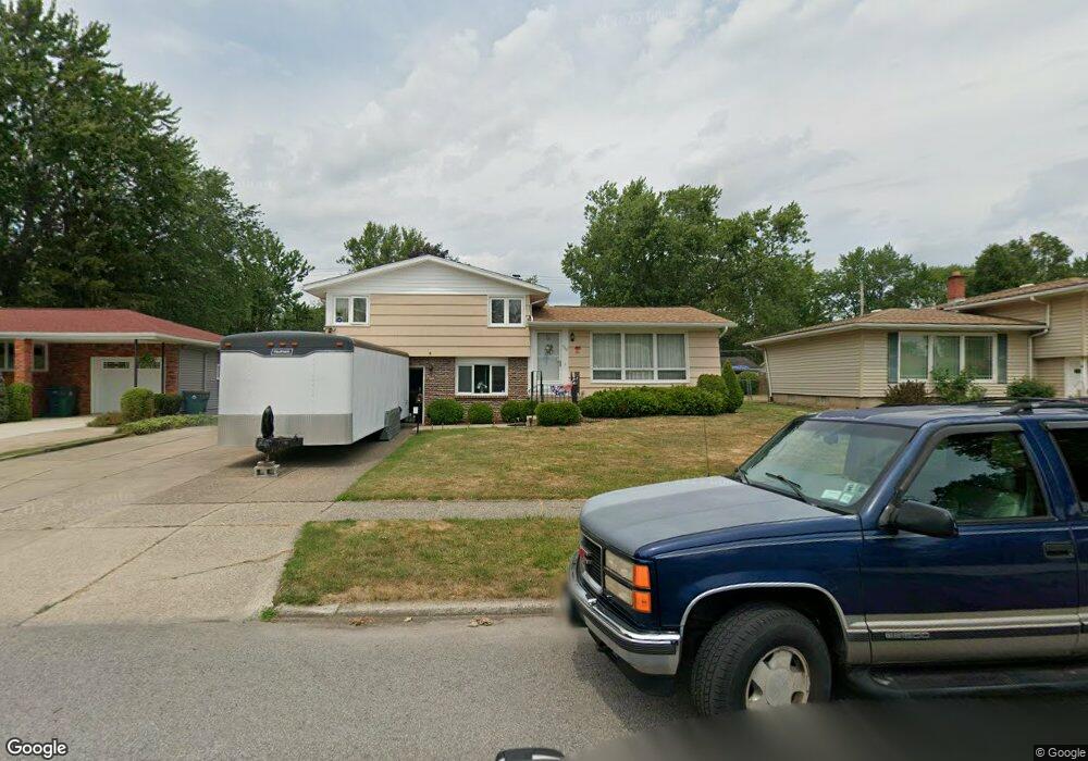 758 Meadowbrook Dr, North Tonawanda, NY 14120 - photo 1