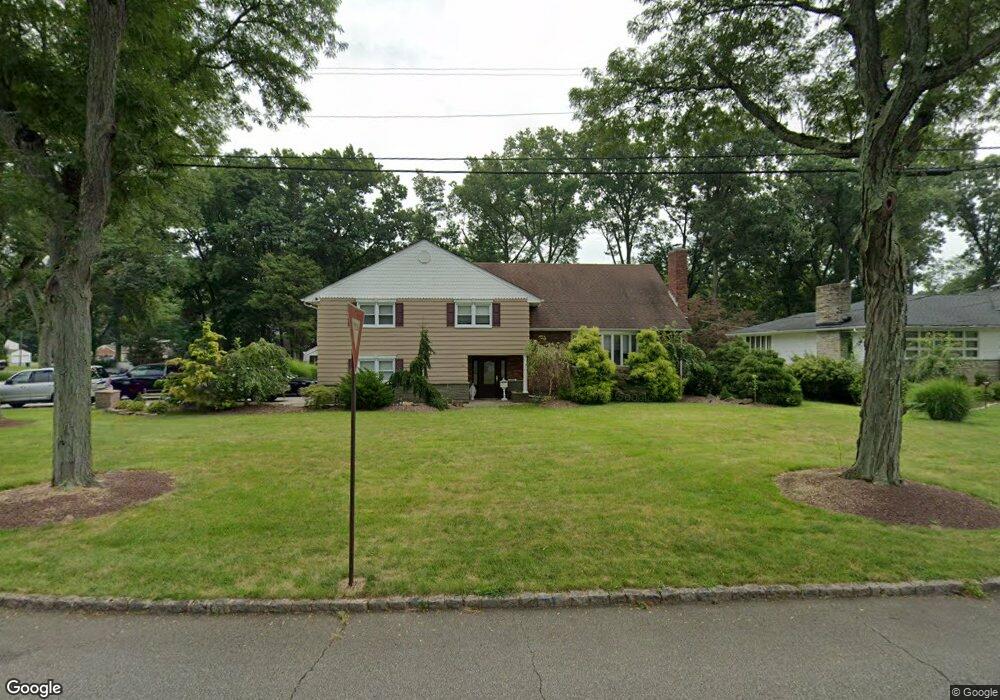 135 Hillcrest Dr, Clark, NJ 07066 - photo 1