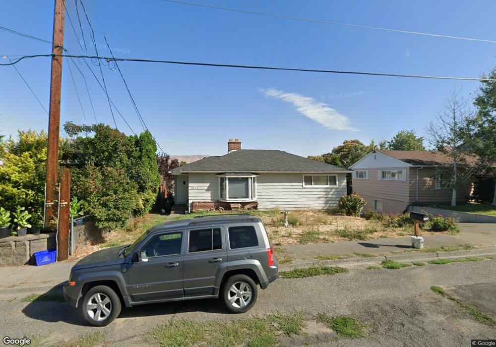 1927 E 14th St, the Dalles, OR 97058 - photo 1