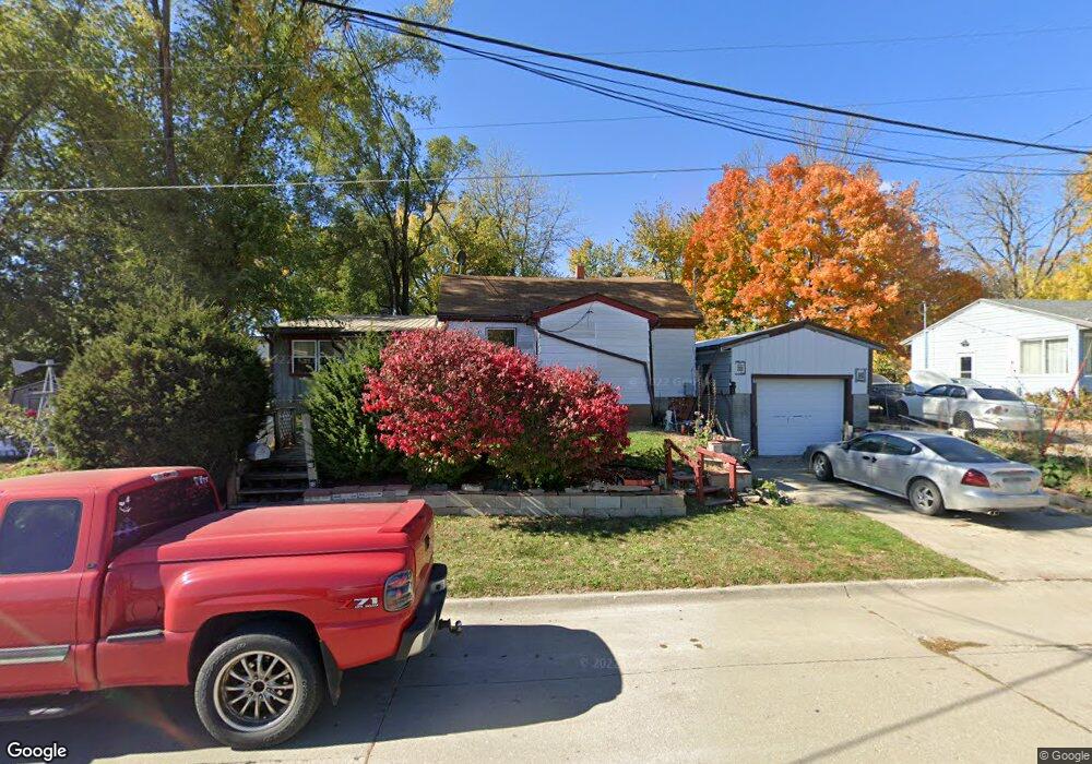 205 W 15th Street Place N, Newton, IA 50208 - photo 1