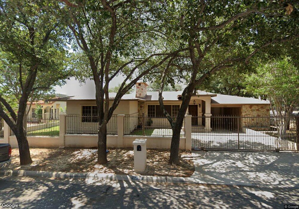 1303 Galveston St, Laredo, TX 78040 - photo 1