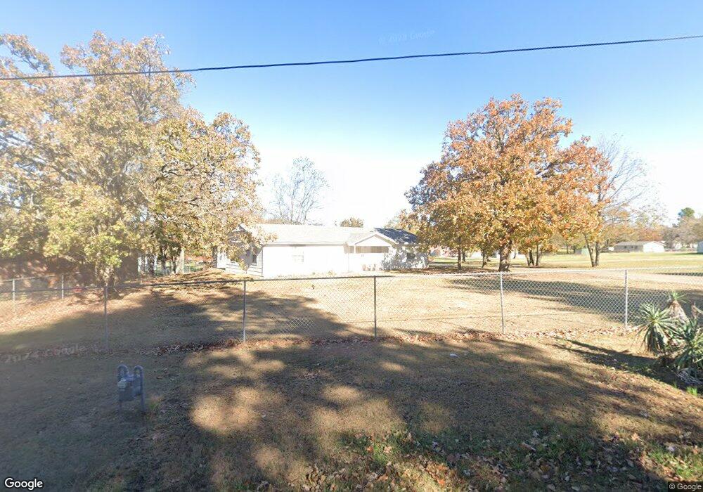 502 W Bissell St, Hugo, OK 74743 - photo 1