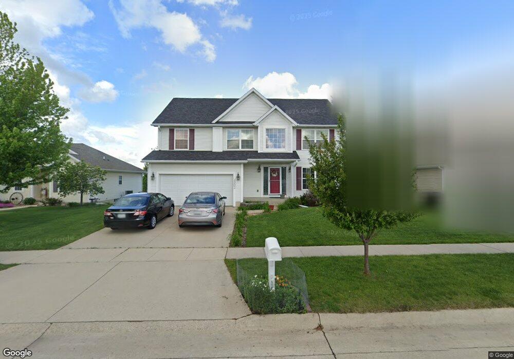 4902 Addison Dr, Cedar Falls, IA 50613 - photo 1
