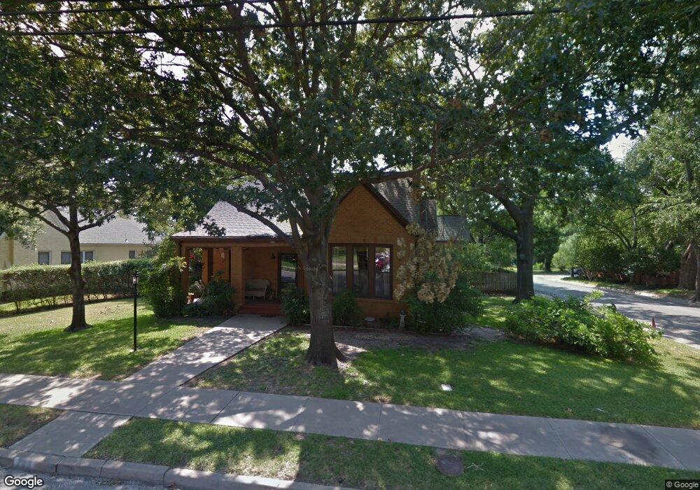 703 S Denton St, Gainesville, TX 76240 - photo 1
