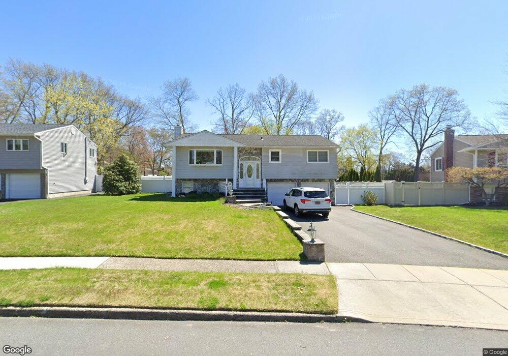 45 Bethany Dr, ComMacK, NY 11725 - photo 1