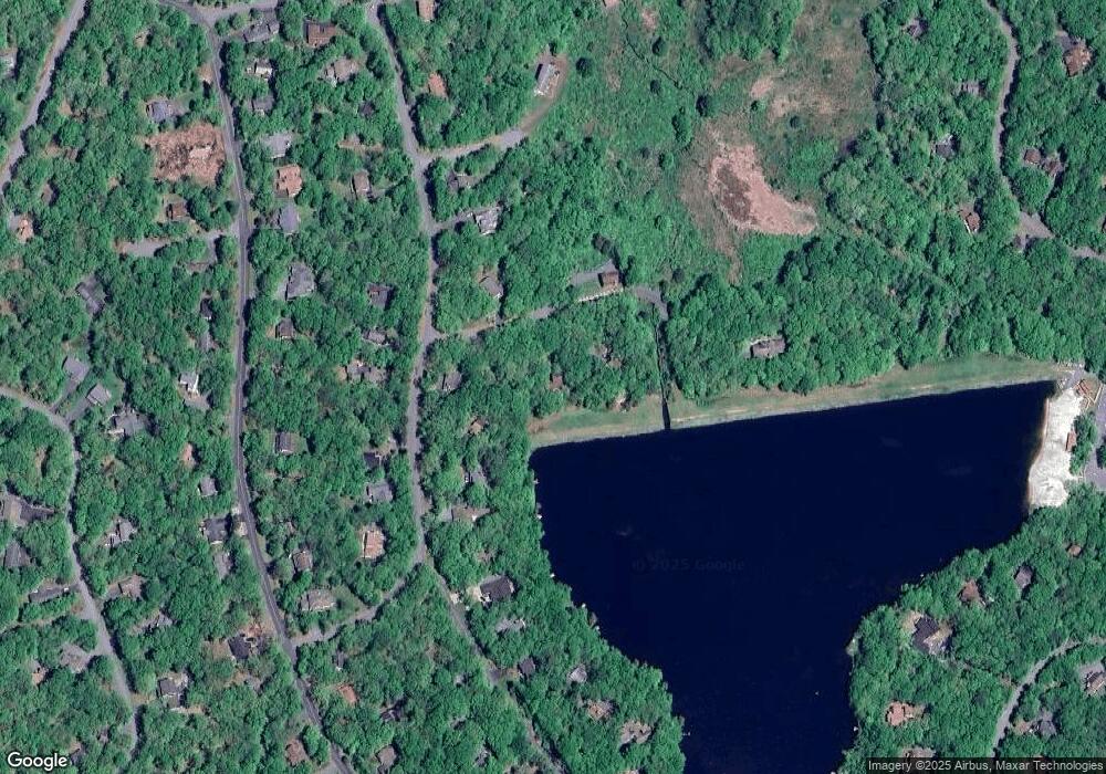 802 Elm Ct, Hawley, PA 18428 - photo 1