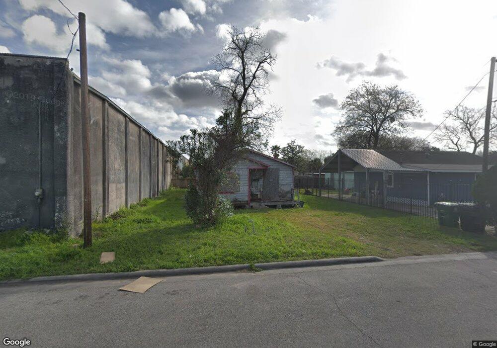 5812 Clement St, Houston, TX 77026 - photo 1