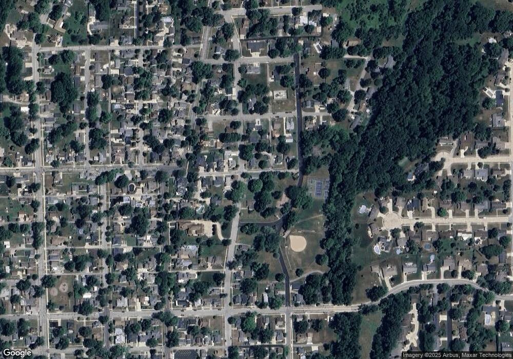 742 N Cedar St, Auburn, IN 46706 - photo 1