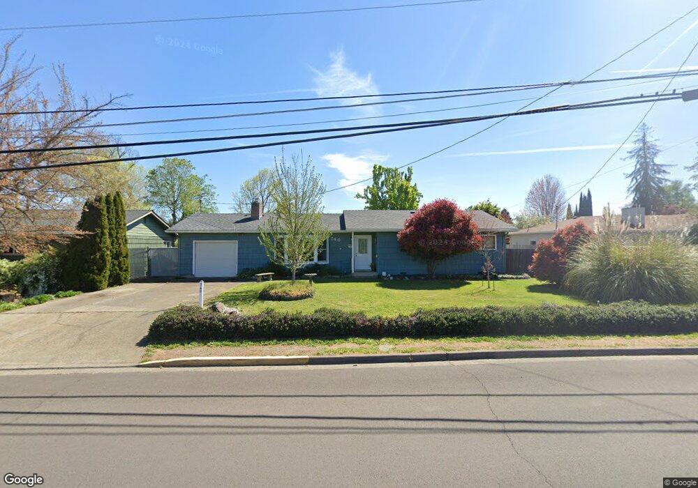 740 N 3rd St, Central Point, OR 97502 - photo 1