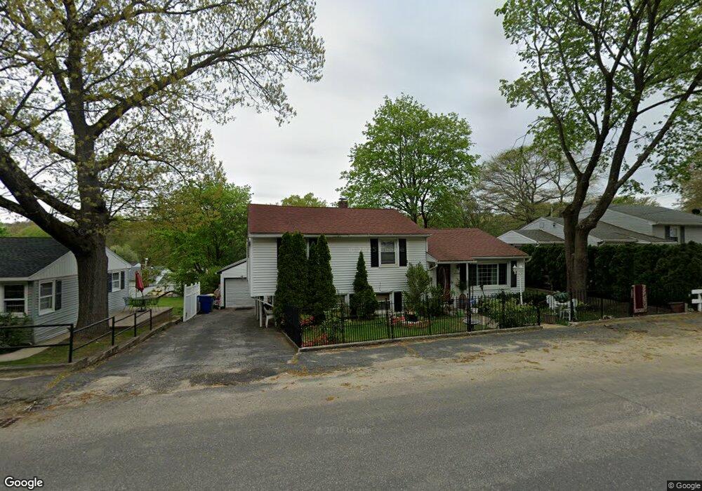 97 Longmeadow Dr, Waterbury, CT 06706 - photo 1