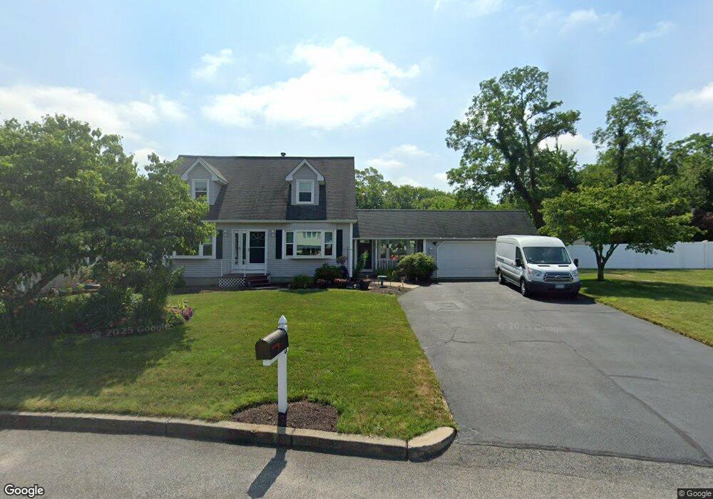 15 Locust Glen Ct, Cranston, RI 02921 - photo 1