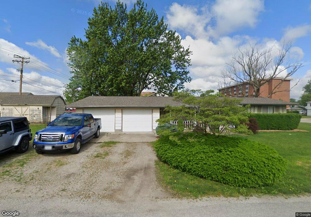 121 N Division St, Mattoon, IL 61938 - photo 1